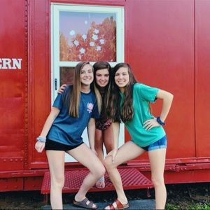 Meet your Posher, Avery